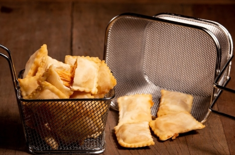 Mini Pastel Recheado Tradicional